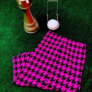 Pink and black houndstooth mini skirt
Size 12